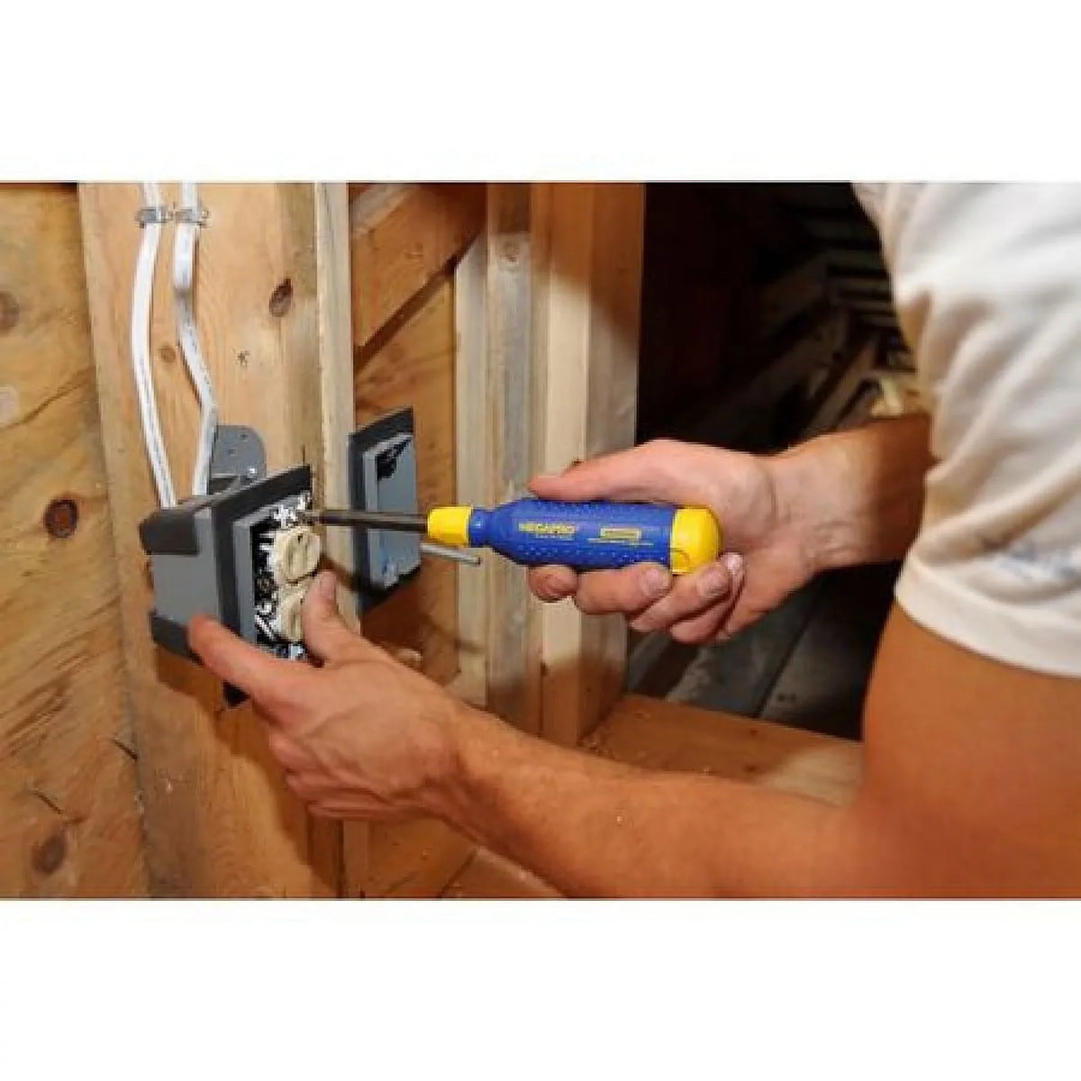 MEGAPRO Multi-Bit Sizecrewdriver,15-in-1,8-1/2" 151NASize-B