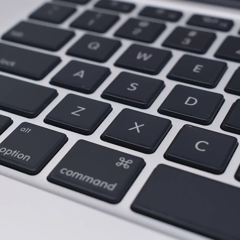 Pre-Owned Apple MacBook Pro 15-Inch "Core i7" 2.2 Touch Mid-2018 15" (Touch Bar) - MR932LL/A - Sizepace Gray (Fair)